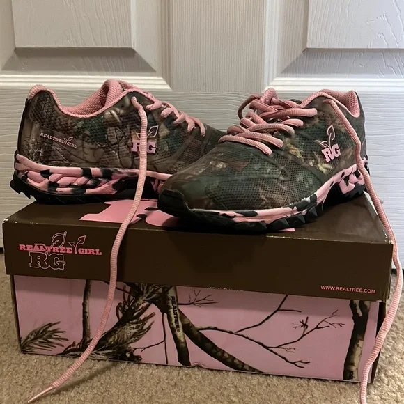RealTree Girl Camo Tennis shoes - Picture 2 of 6